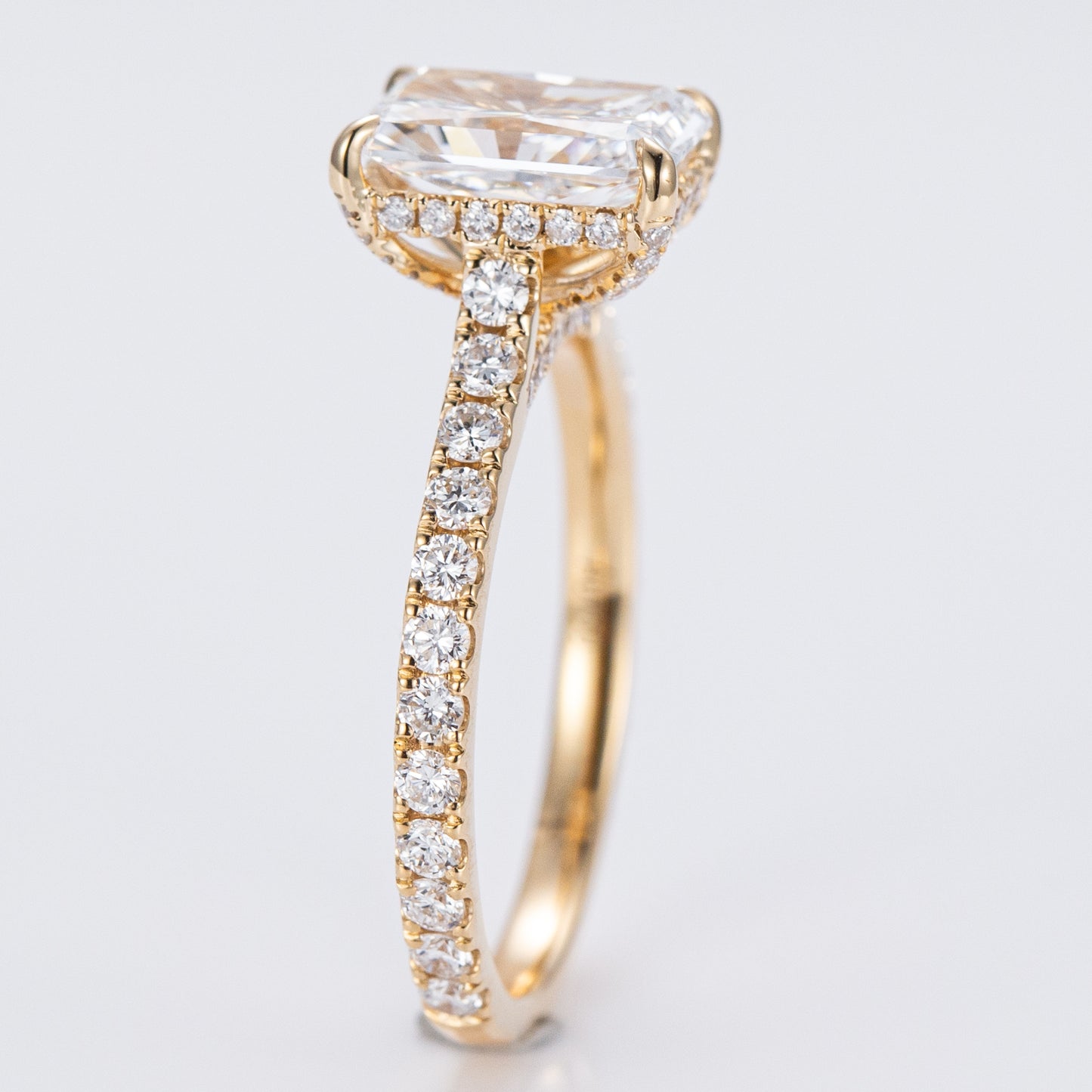 Allure Radiant Pavé - Cathedral Setting