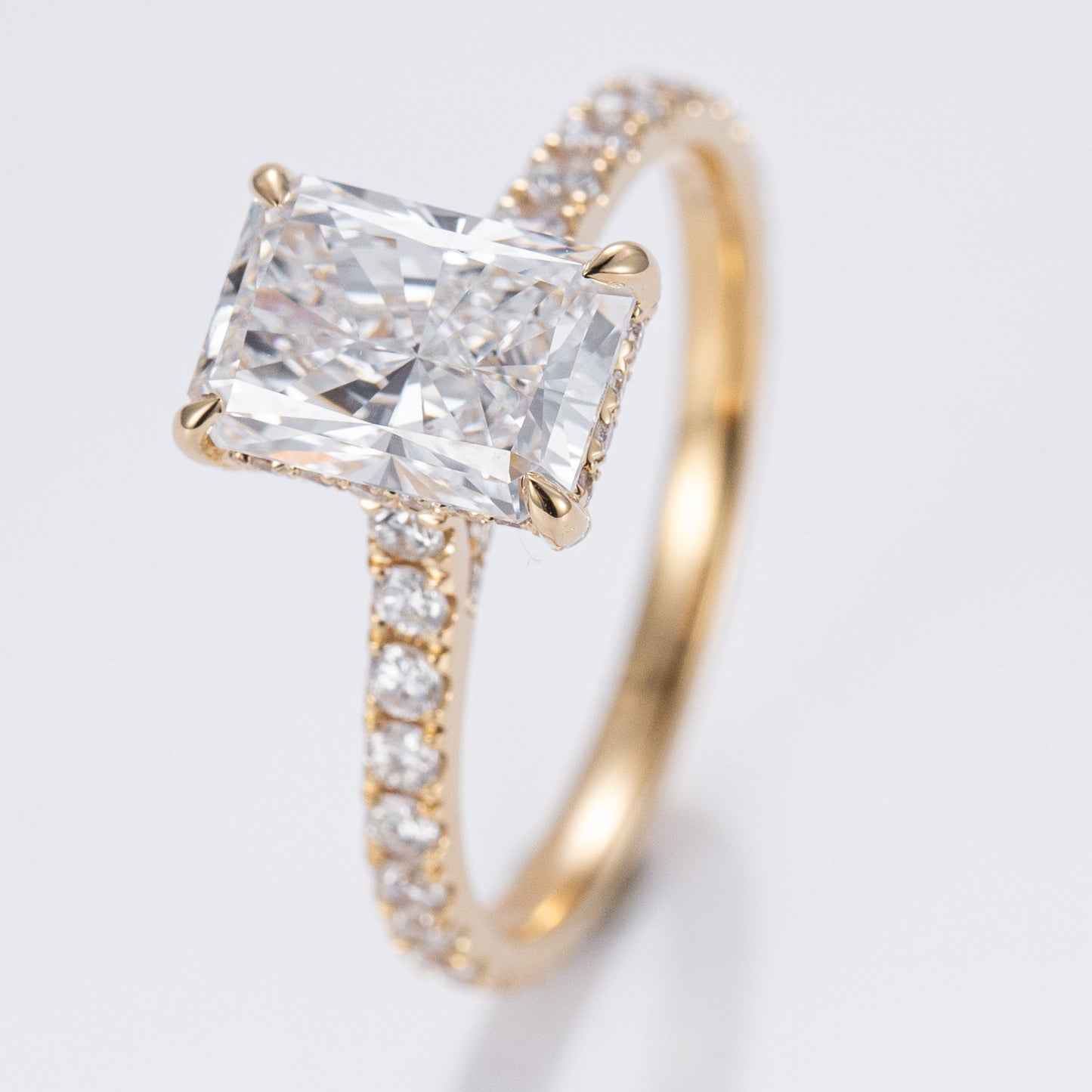 Allure Radiant Pavé - Cathedral Setting