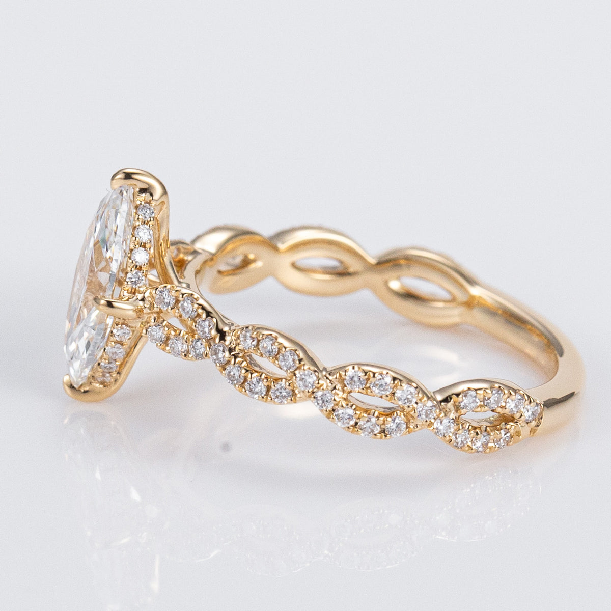 Allure Twisted Pavé - Marquise Centre