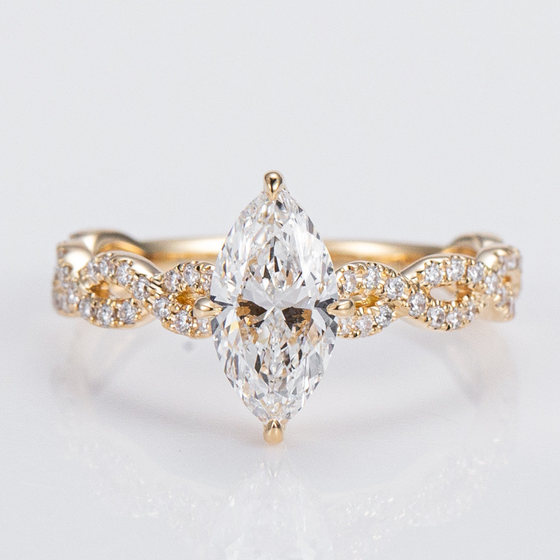 Allure Twisted Pavé - Marquise Centre