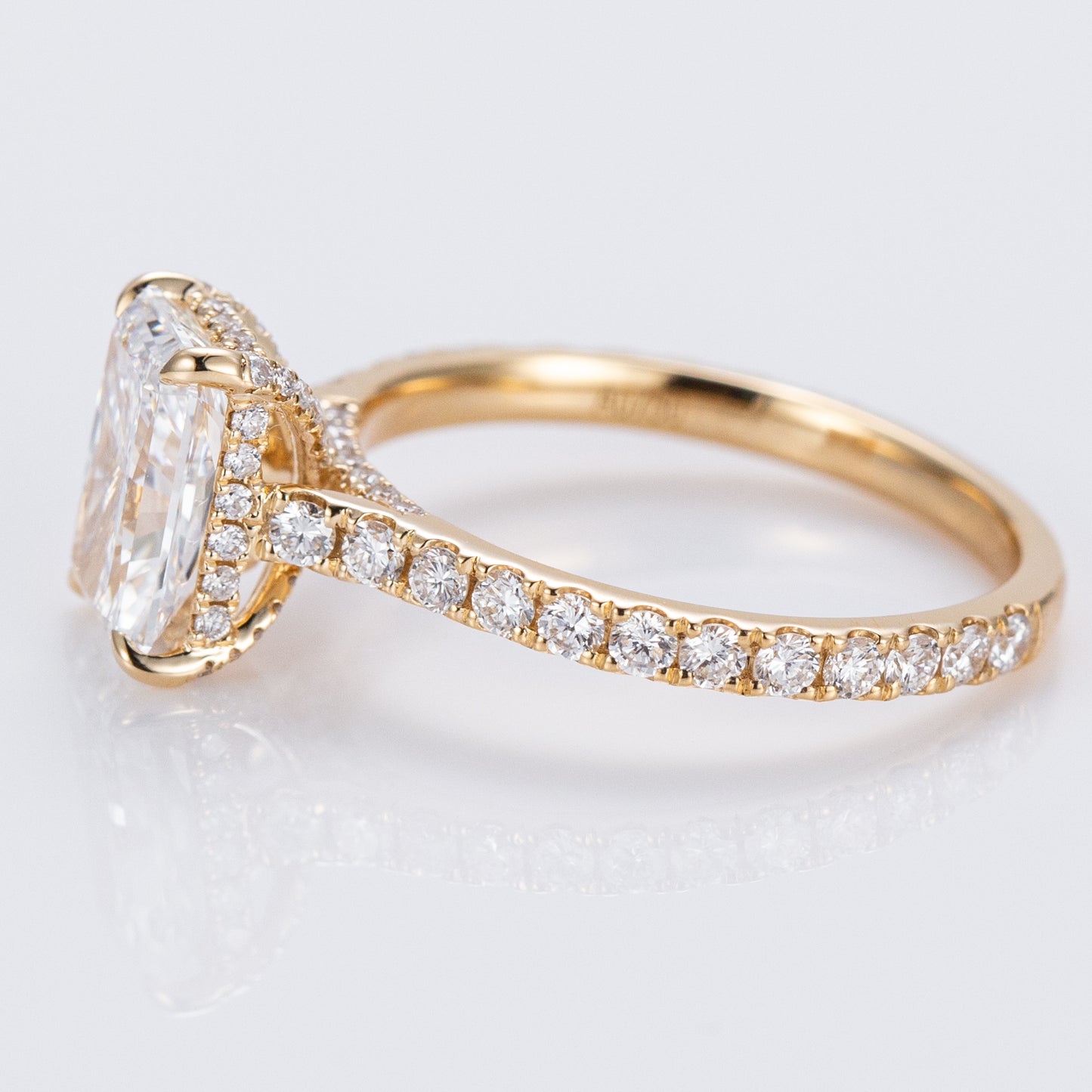 Allure Radiant Pavé - Cathedral Setting