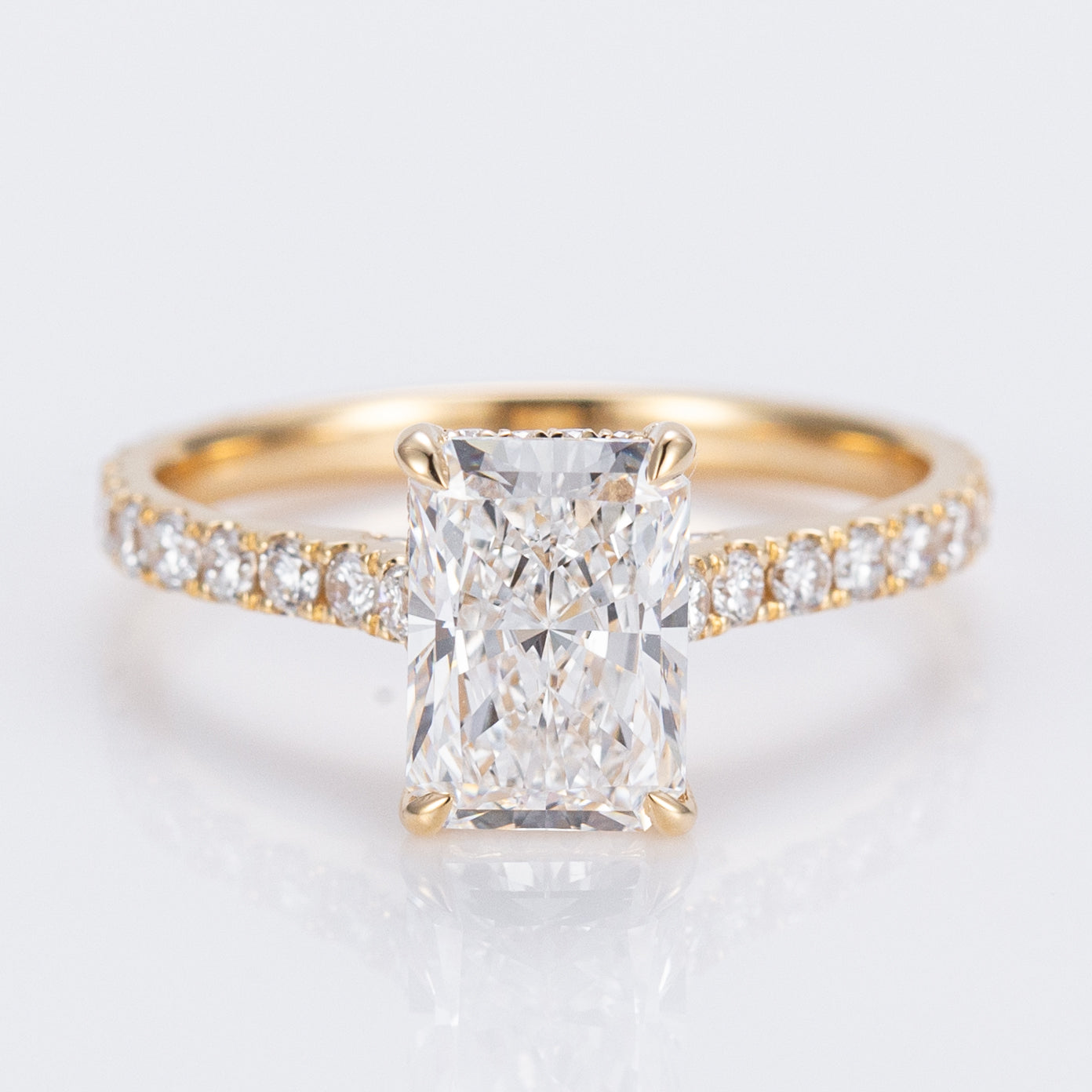 Allure Radiant Pavé - Cathedral Setting