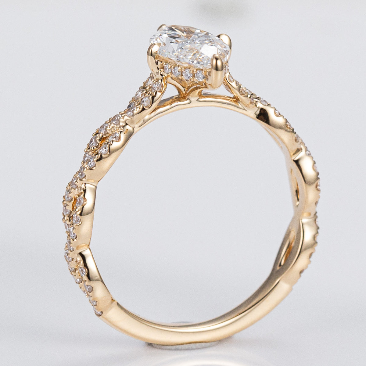 Allure Twisted Pavé - Marquise Centre