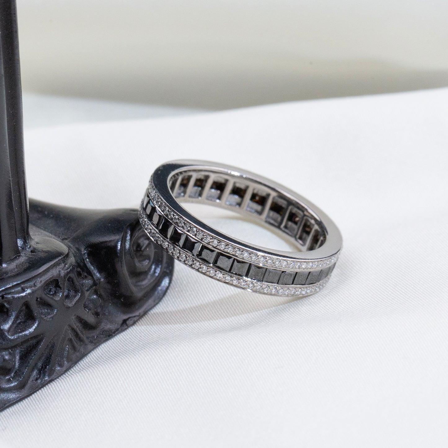 Allure Obsidian Men's Wedding band
