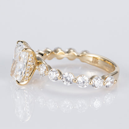 Allure Radiant Centre with Round Accents Lab-Grown